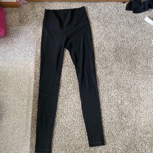 Like new size 6 Lululemon leggings